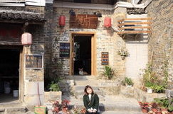 贺州灵峰商业街小姐姐,邂逅小姐姐的时尚魅力街区