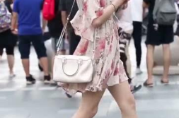 珠宝店小姐姐街拍照片,珠宝店小姐姐风采展示